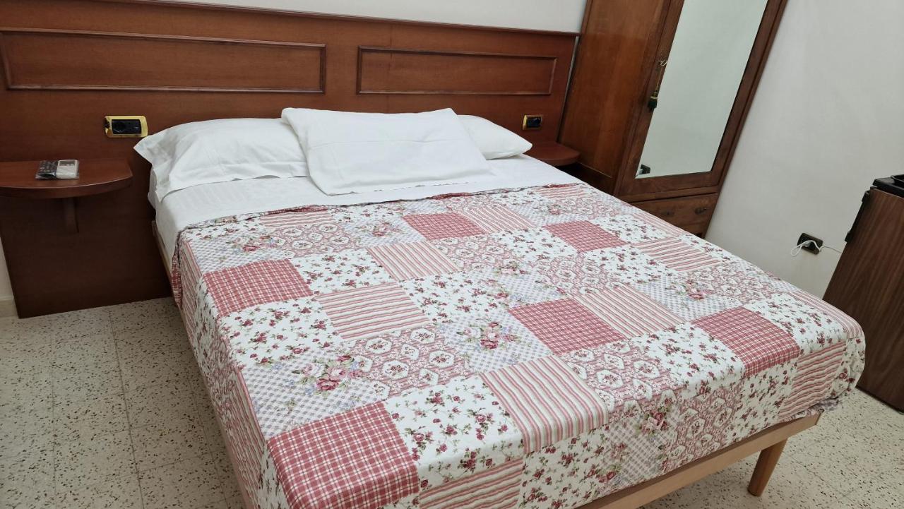 Vittoria Guest House Battipaglia Eksteriør bilde