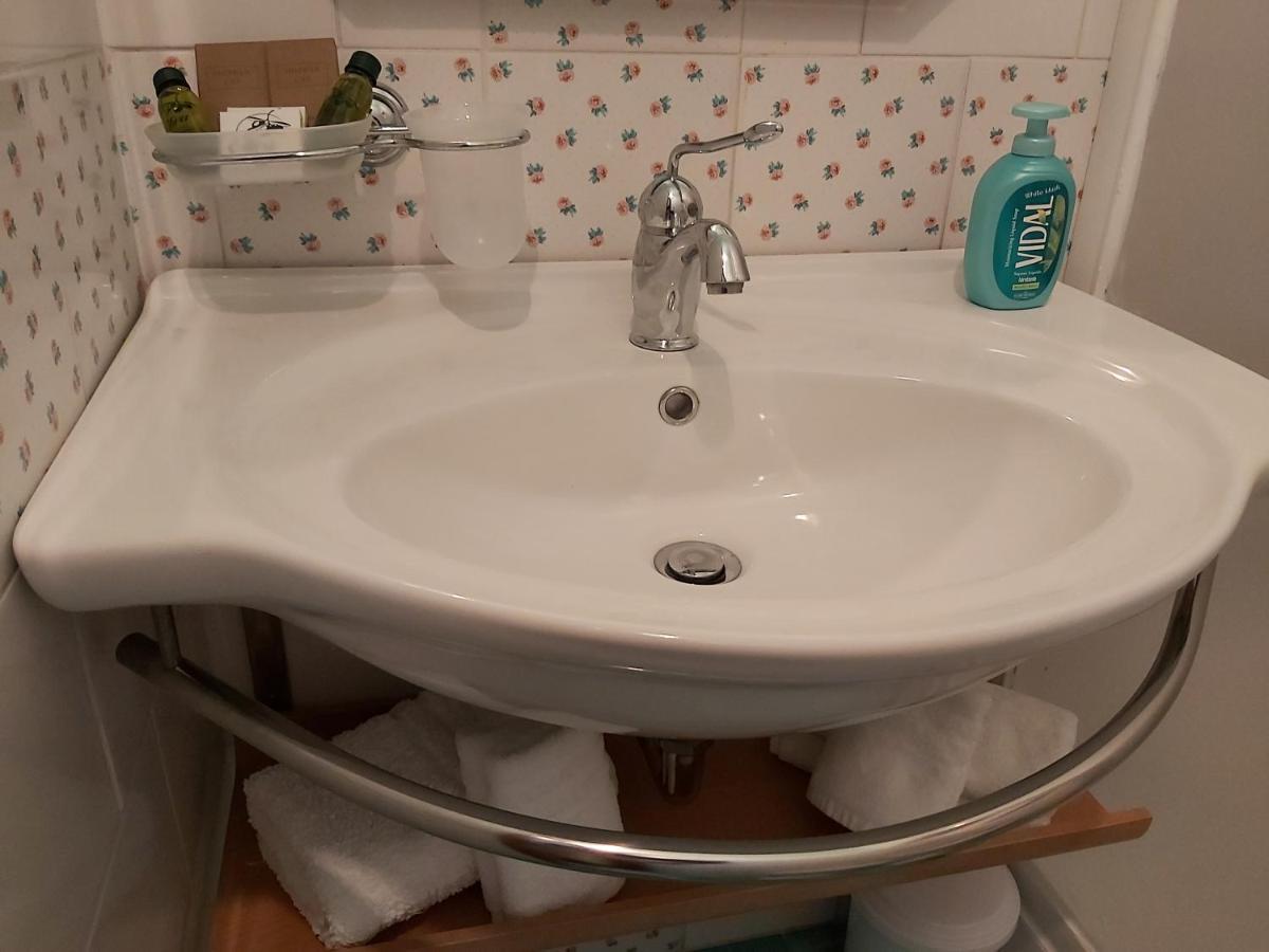 Vittoria Guest House Battipaglia Eksteriør bilde