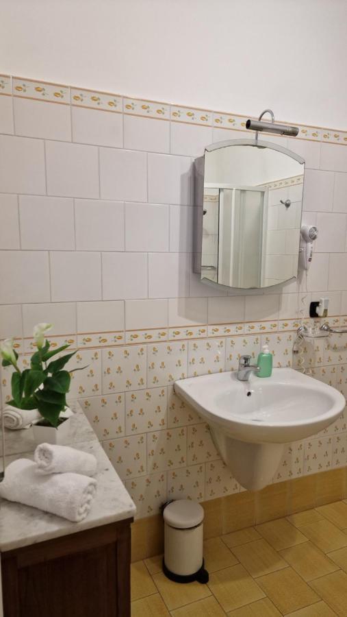 Vittoria Guest House Battipaglia Eksteriør bilde